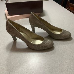 Bandolino gold sparkle heels
